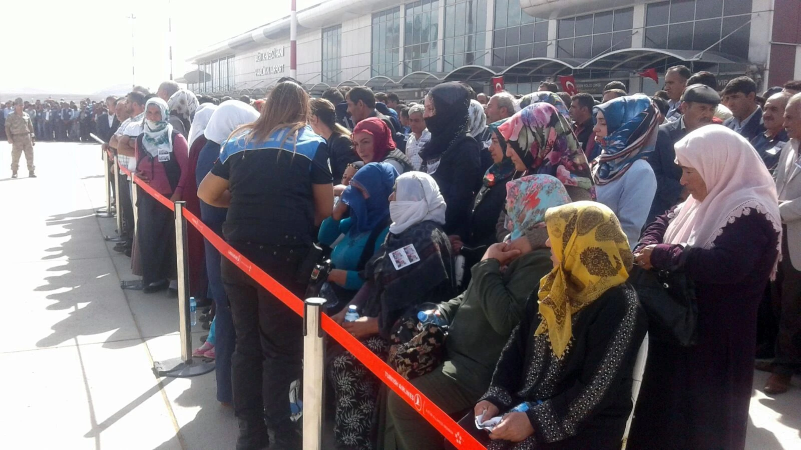 Ağrı’da şehitler için tören düzenleniyor