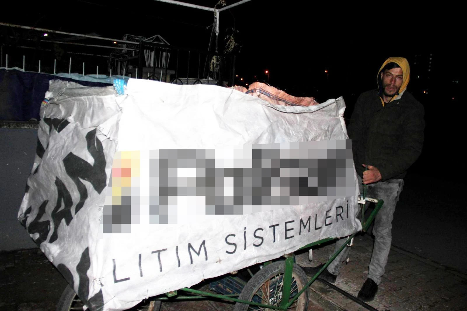 Hayata tutunan Eymen bebek yaşamak için yardım eli bekliyor