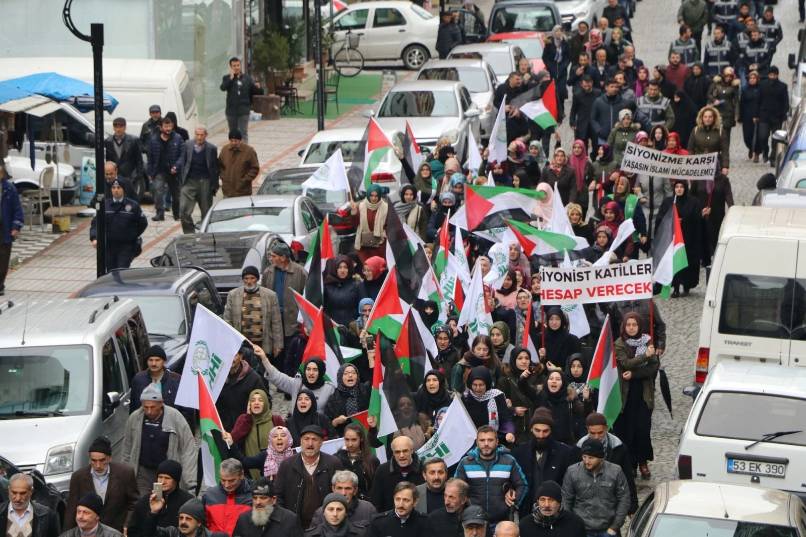 Cumhurbaşkanı Erdoğan'ın memleketi Kudüs için ayakta
