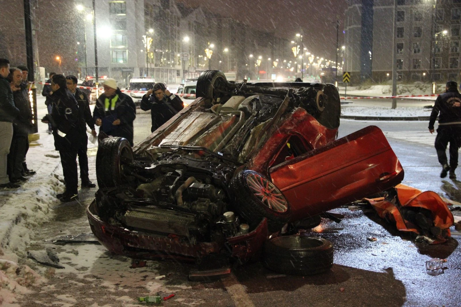 Sivas'ta otomobil takla attı: 1 ölü, 1 yaralı