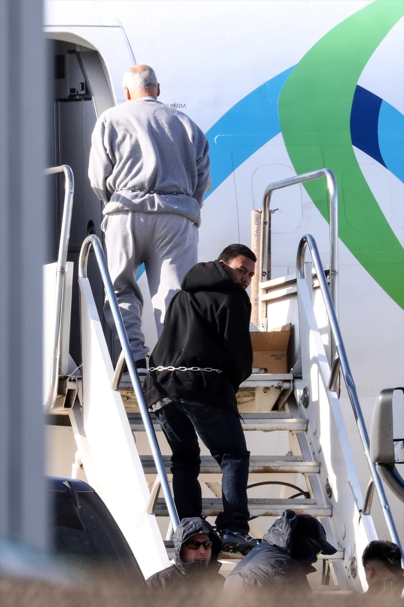 ABD'deki yasa dışı göçmenler protestoya rağmen sınır dışı edildi