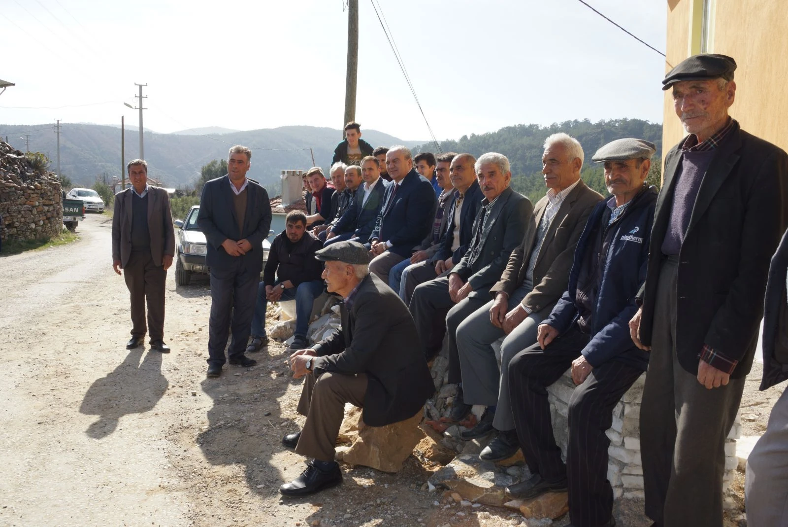 Köy kahvehanesi kapandı, kadınlar ve erkekler zor duruma düştü