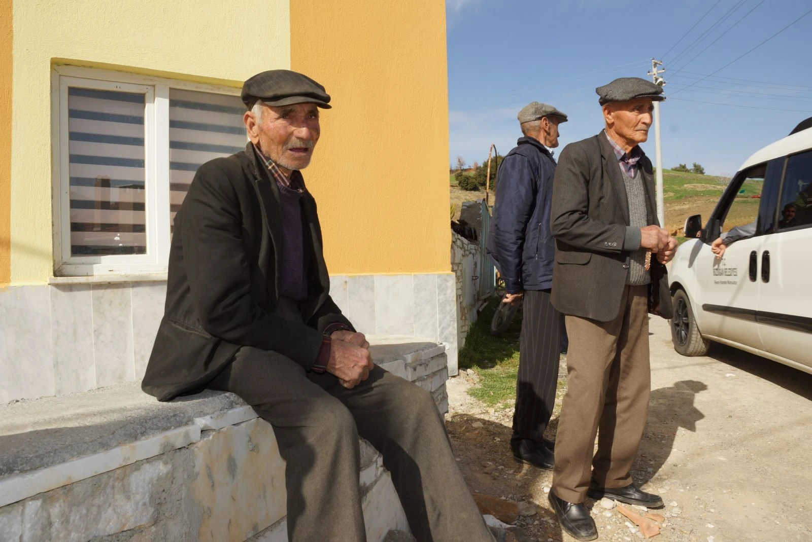 Köy kahvehanesi kapandı, kadınlar ve erkekler zor duruma düştü