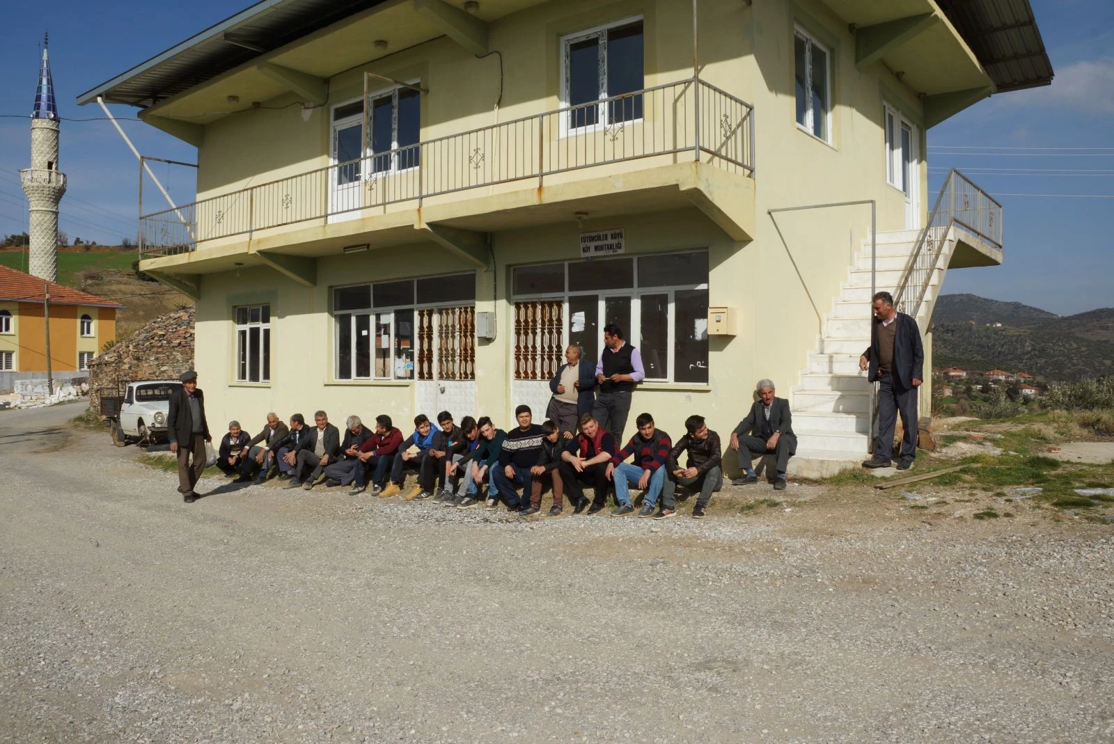 Köy kahvehanesi kapandı, kadınlar ve erkekler zor duruma düştü