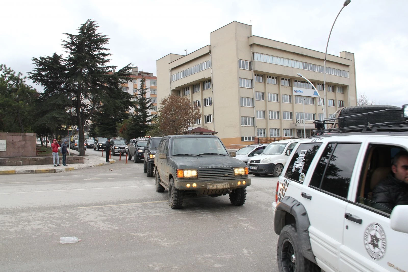 Afrin’deki Mehmetçiklere destek konvoyu, SMS ile bağışta bulundular