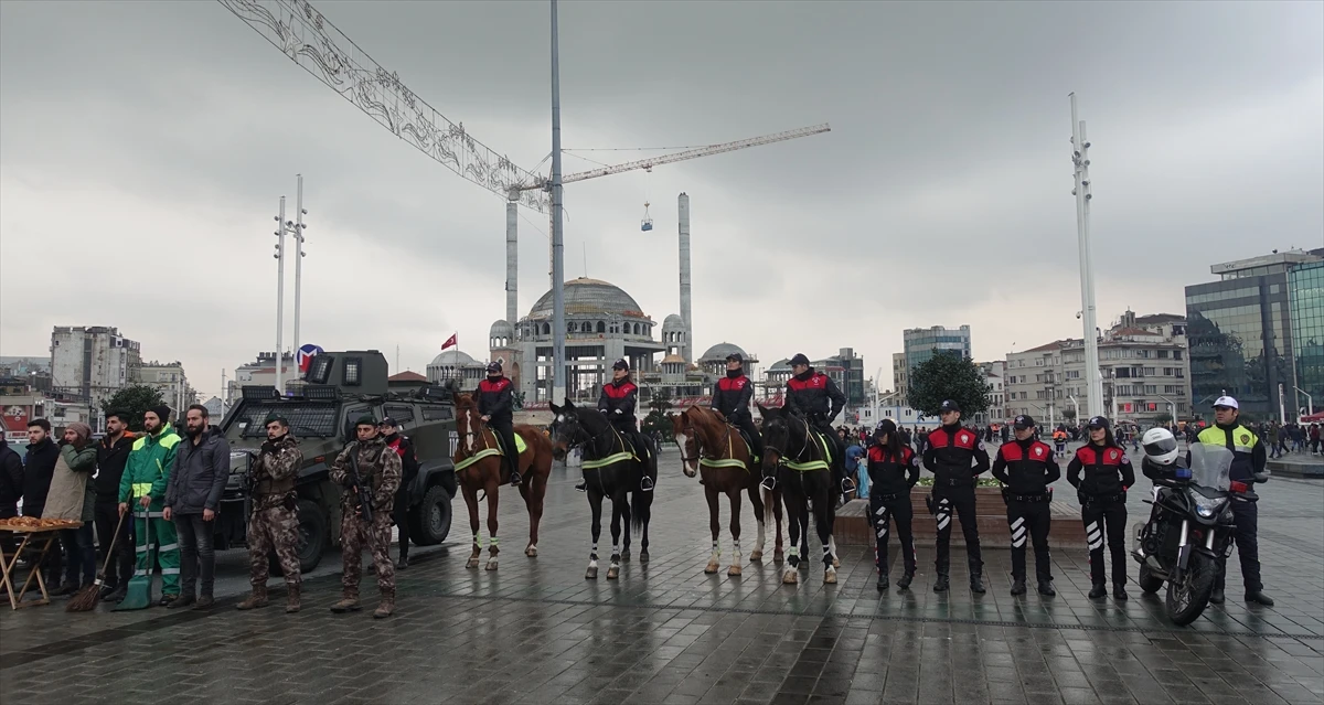Atlı polislere yılbaşı görevi