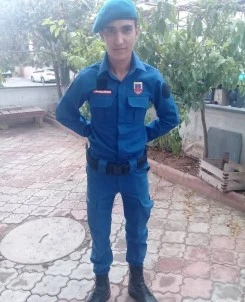 Ev iznine çıkan asker 6. kattan düşerek hayatını kaybetti