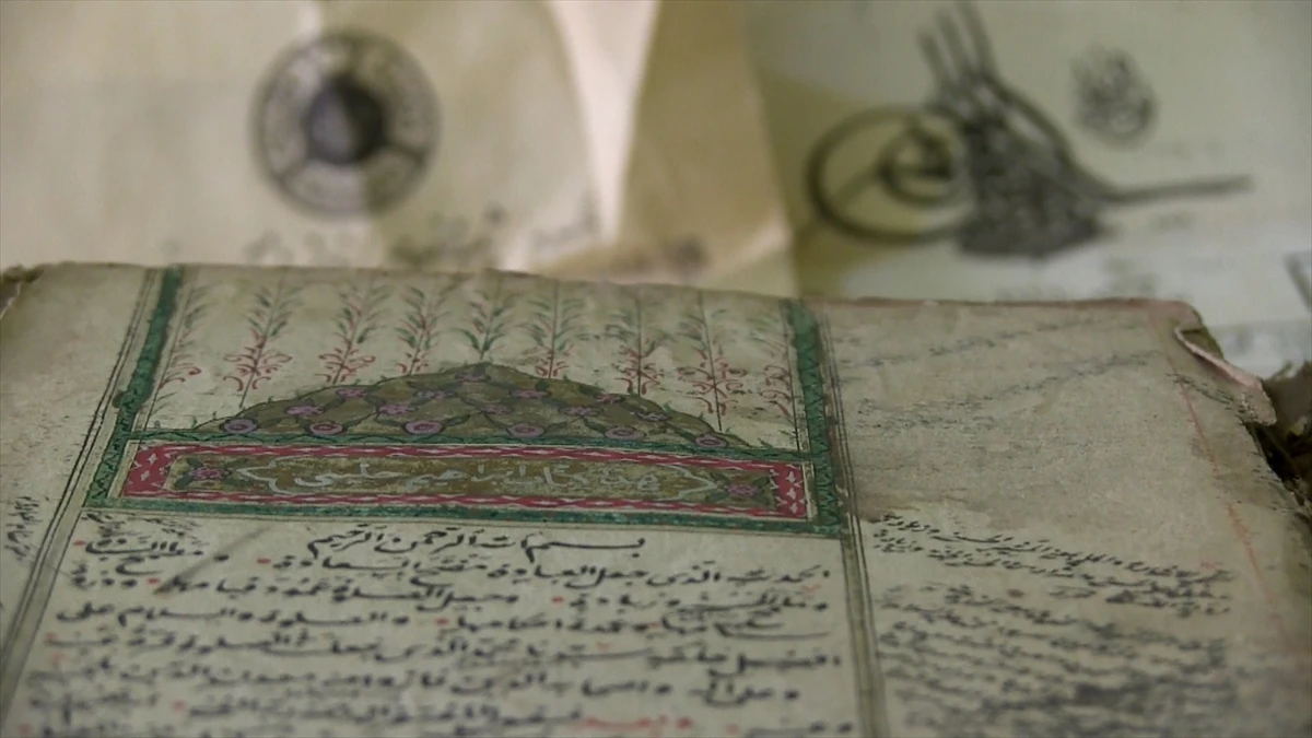 Dedelerinden kalan sandıktan 400 yıllık tarih çıktı