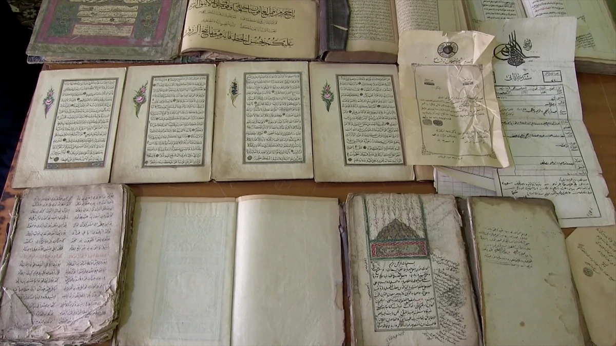 Dedelerinden kalan sandıktan 400 yıllık tarih çıktı