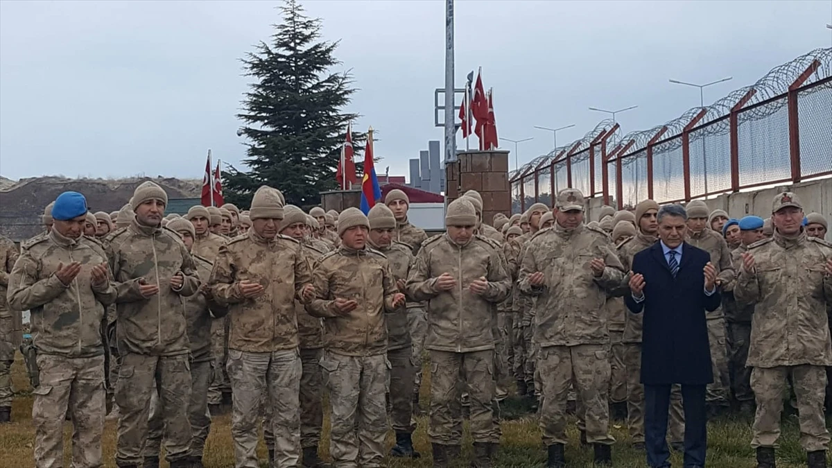 Mehmetçik operasyon bölgesine dualarla uğurlandı