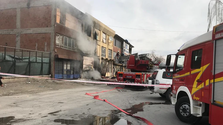 Ankara İskitler'de metruk binada yangın: 5 kişi hayatını kaybetti