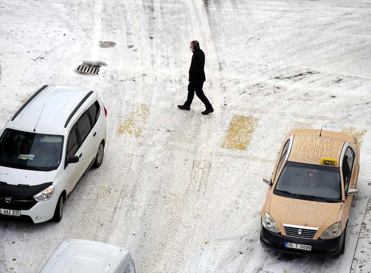 Ağrı'da hava sıcaklığı sıfırın altında 7 derece ölçüldü