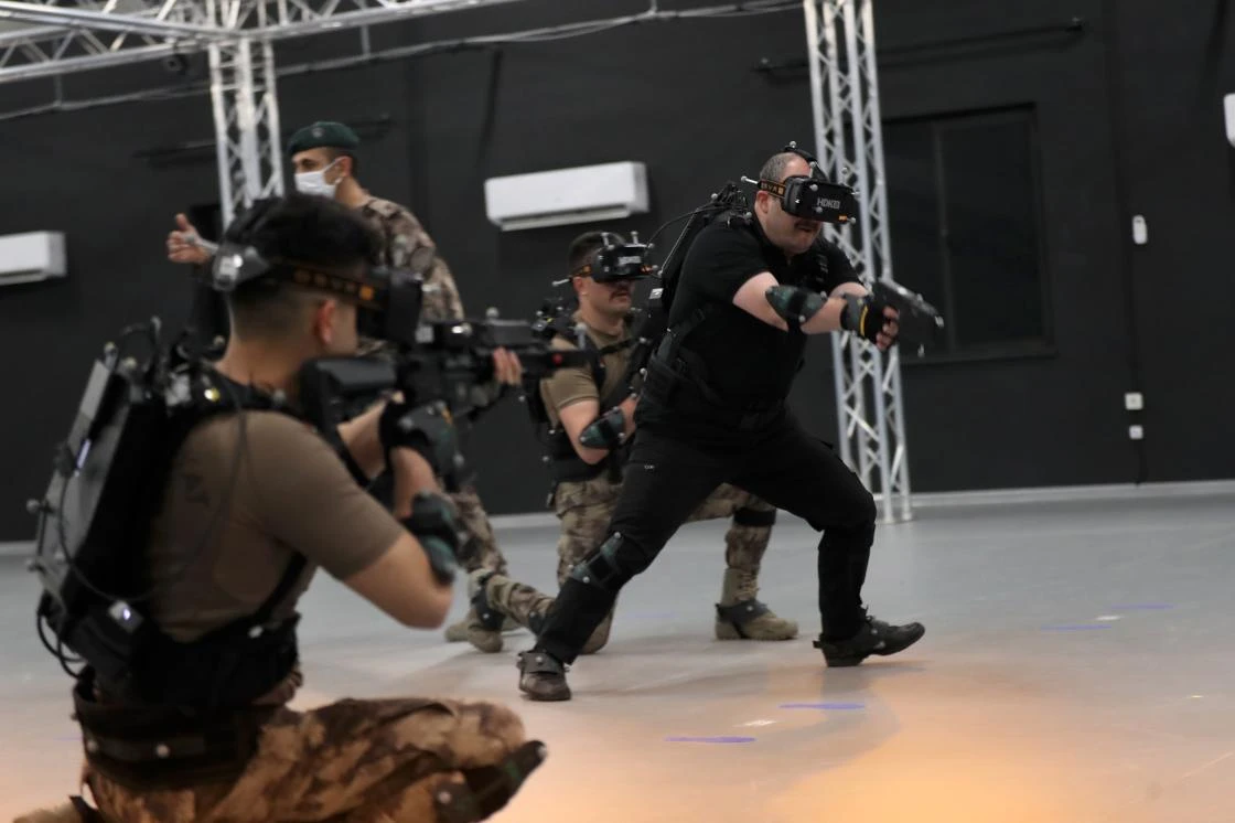 Bakan Varank 'hücre evi simülasyonlu' sanal operasyona katıldı