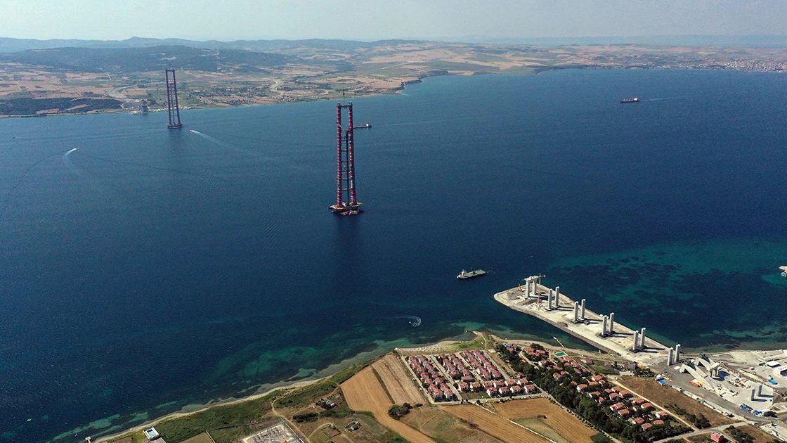 '1915 Çanakkale Köprüsü'nü 18 Mart 2022'de hizmete sunmayı hedefliyoruz'