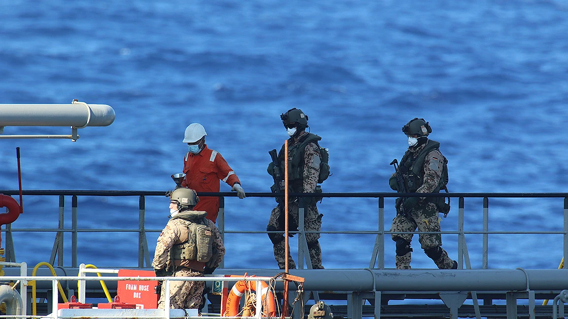 İrini Operasyonu'nda Bingazi'ye jet yakıtı taşıyan gemi durduruldu