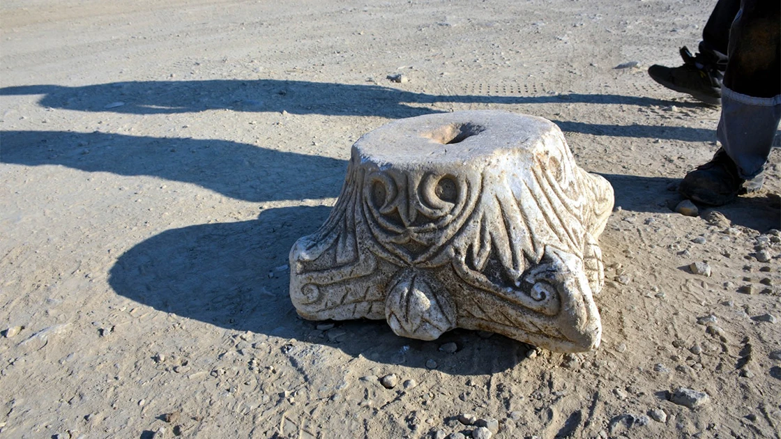 Roma dönemine ait sütun başlığı