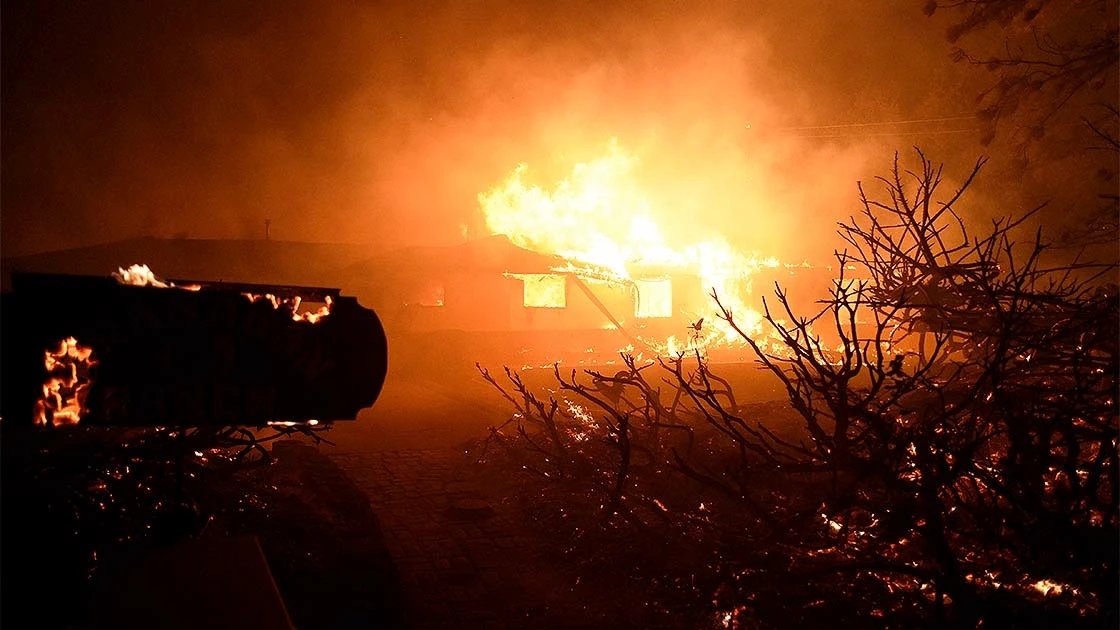 Trump California'daki yangınları 'büyük afet' ilan etti