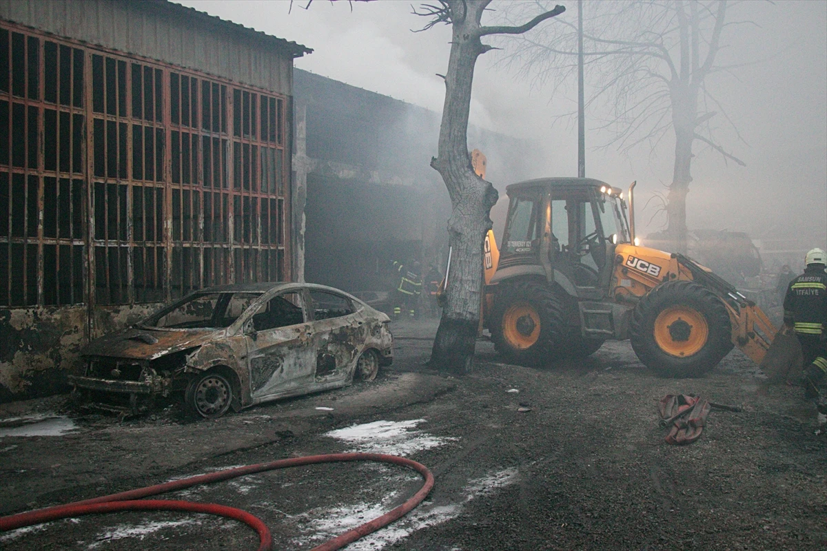 Samsun'da çıkan yangında 4 iş yeri ve 2 otomobil yandı