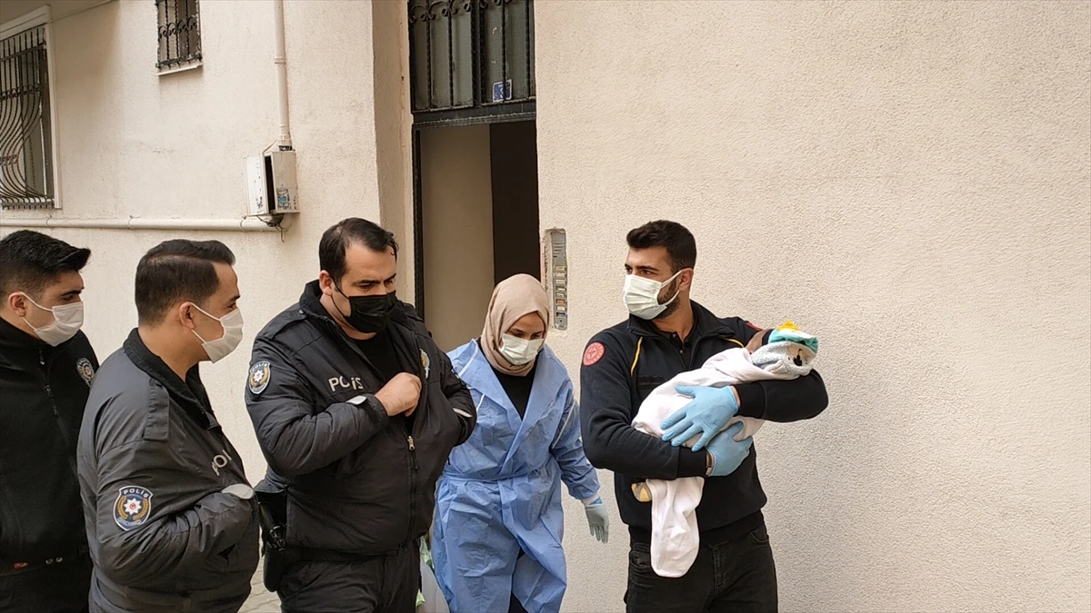 Gebze'de apartman önünde terk edilmiş bebek bulundu