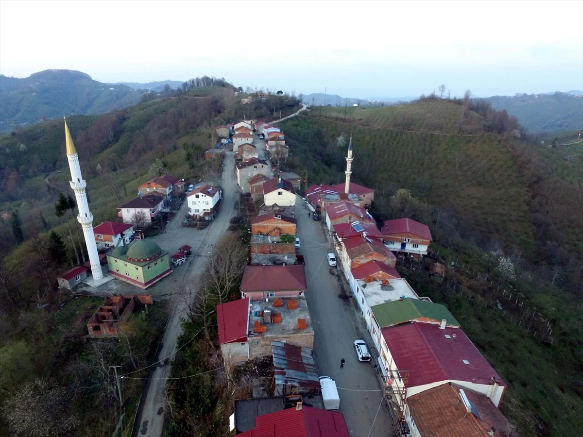 Aynı cadde üzerinde 1 dakika arayla iftar