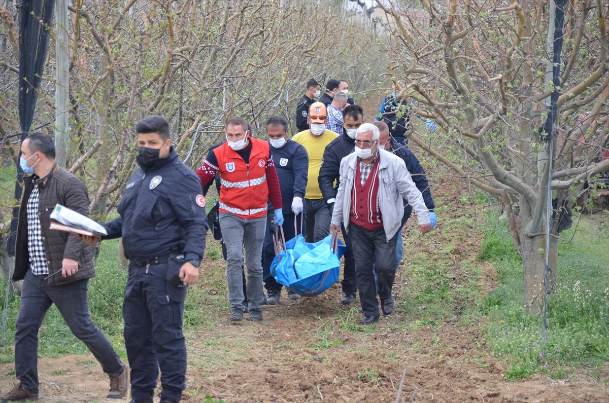 Çapa makinesine sıkışan çiftçi hayatını kaybetti