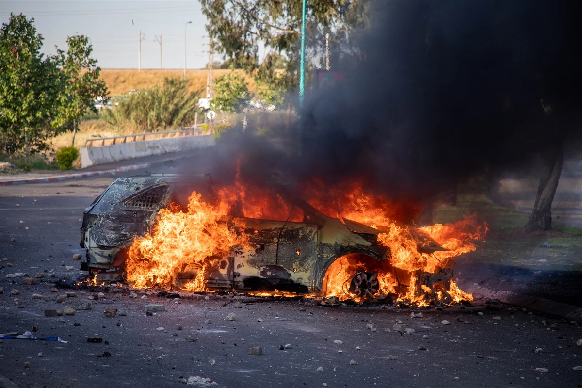 Şehit Filistinlinin cenazesinde olaylar çıktı