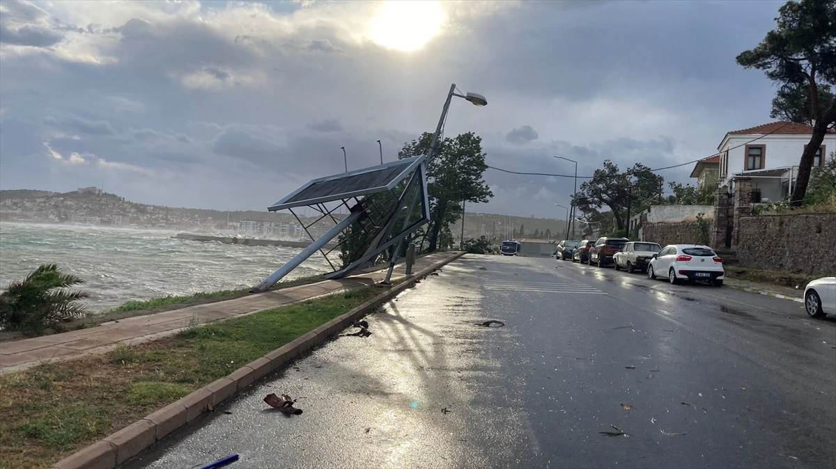 Ayvalık’ı fırtına vurdu