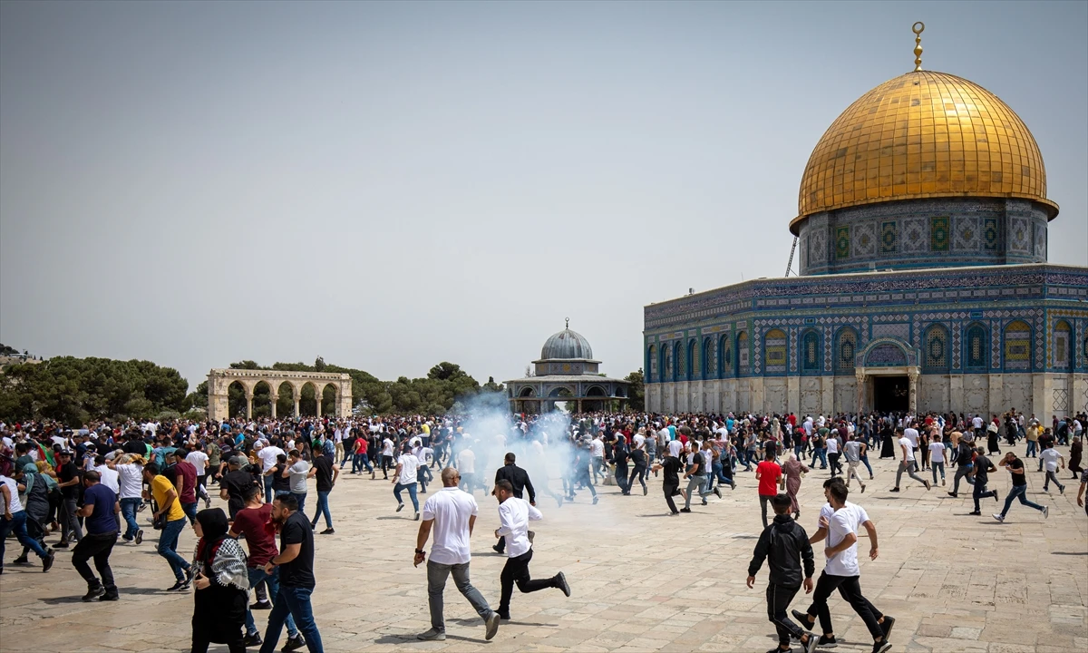 Ateşkesin ilk günü Mescid-i Aksa'da ses bombalı saldırı
