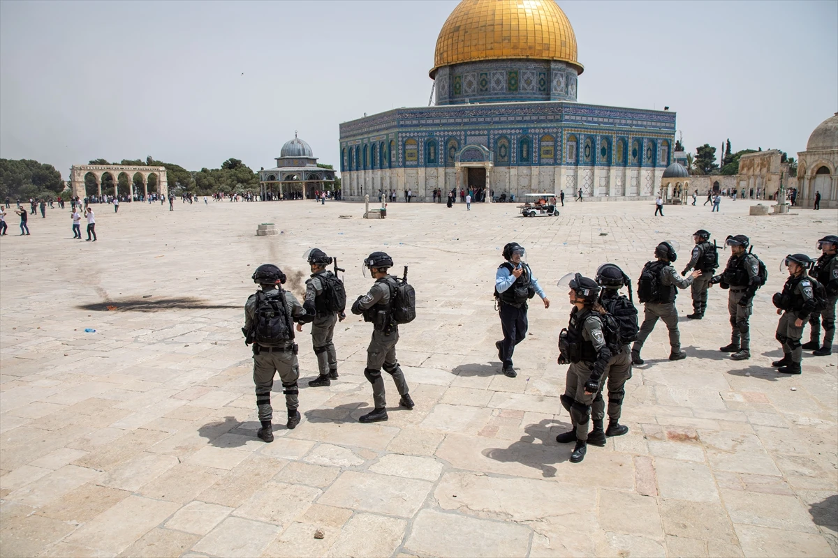 Ateşkesin ilk günü Mescid-i Aksa'da ses bombalı saldırı