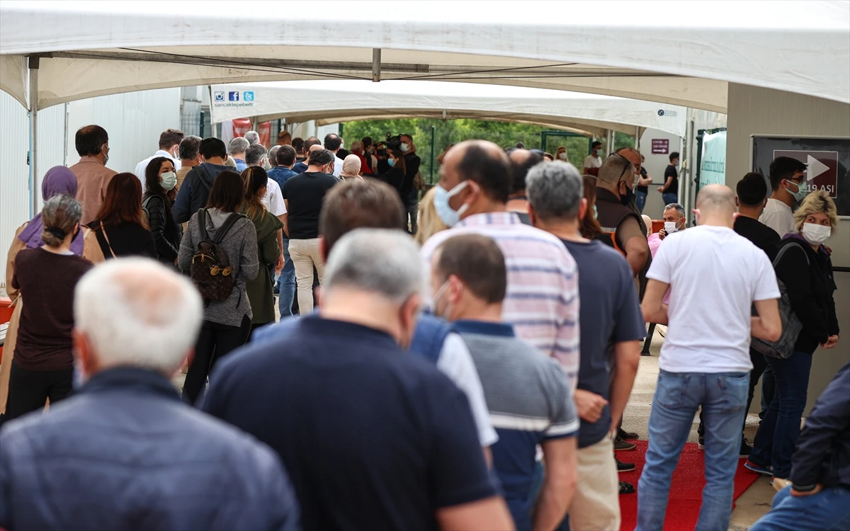 Bakan Koca: An itibarıyla 35 milyon doz aşıya ulaştık