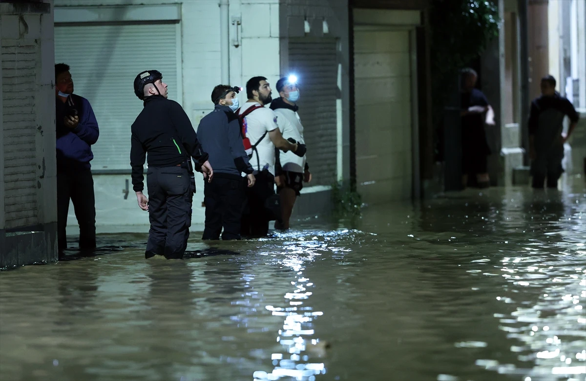 Belçika'da yine sel felaketi! Araçlar sele kapıldı su baskınları yaşandı
