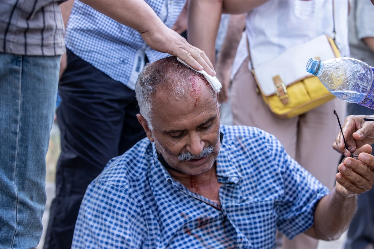 Tunus'ta darbe: Sokakta ilk kan aktı