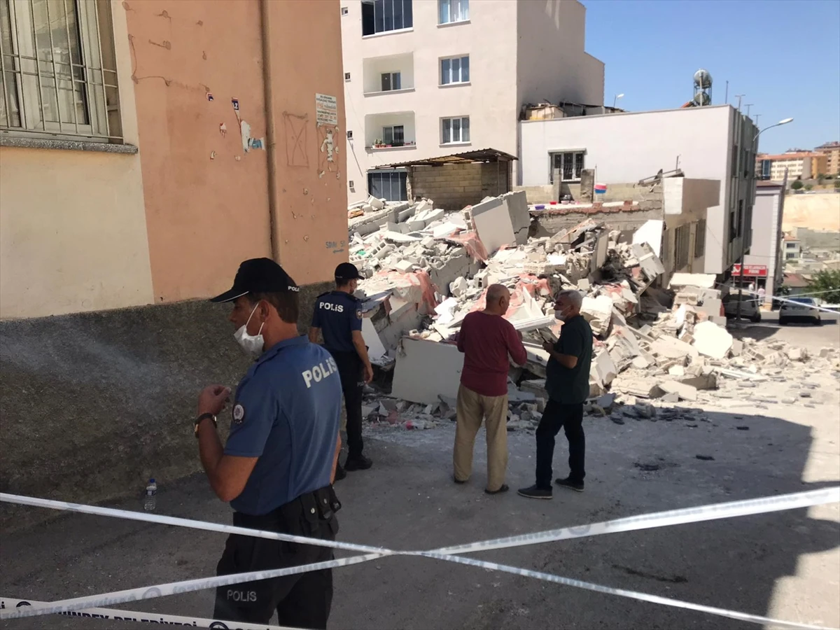Gaziantep'te 5 katlı boş bina çöktü