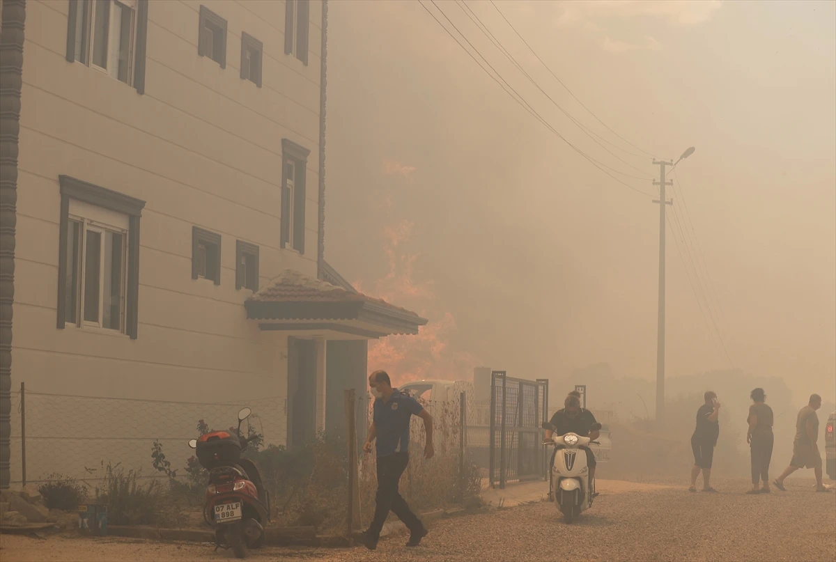 Antalya Manavgat'ta yangın yeniden başladı