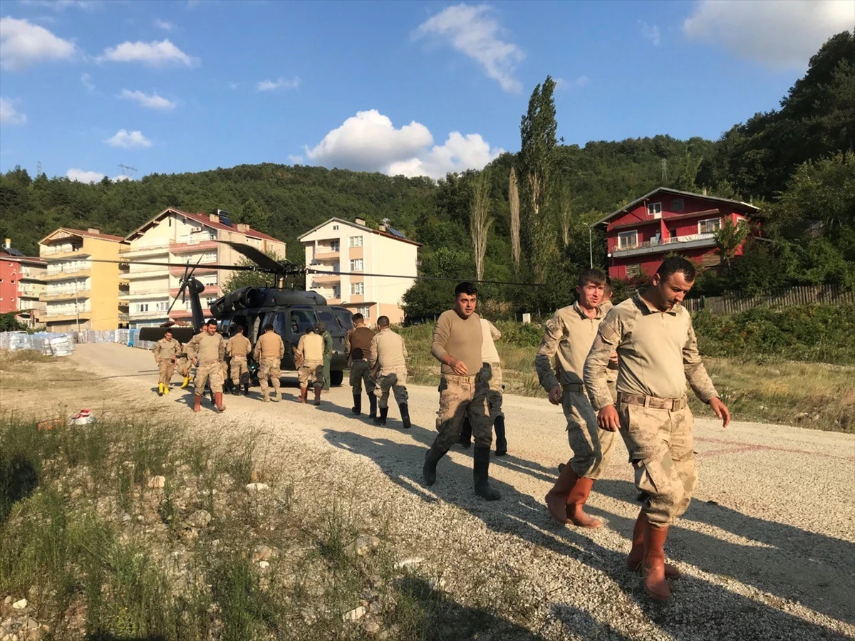 Sel felaketinin yaşandığı bölgelerden 681 vatandaşı TSK tahliye etti