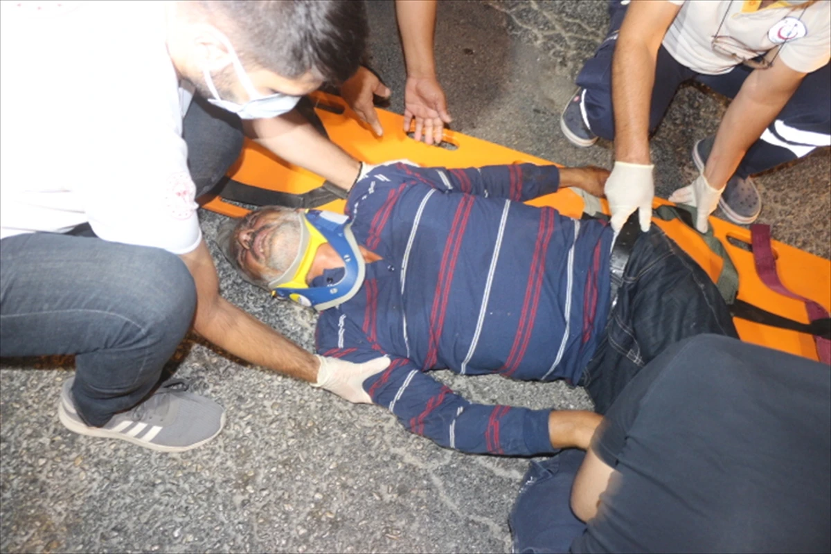 İlahi adalet: Arkadaşını boğazından bıçakladı, kaçarken otobüs çarptı