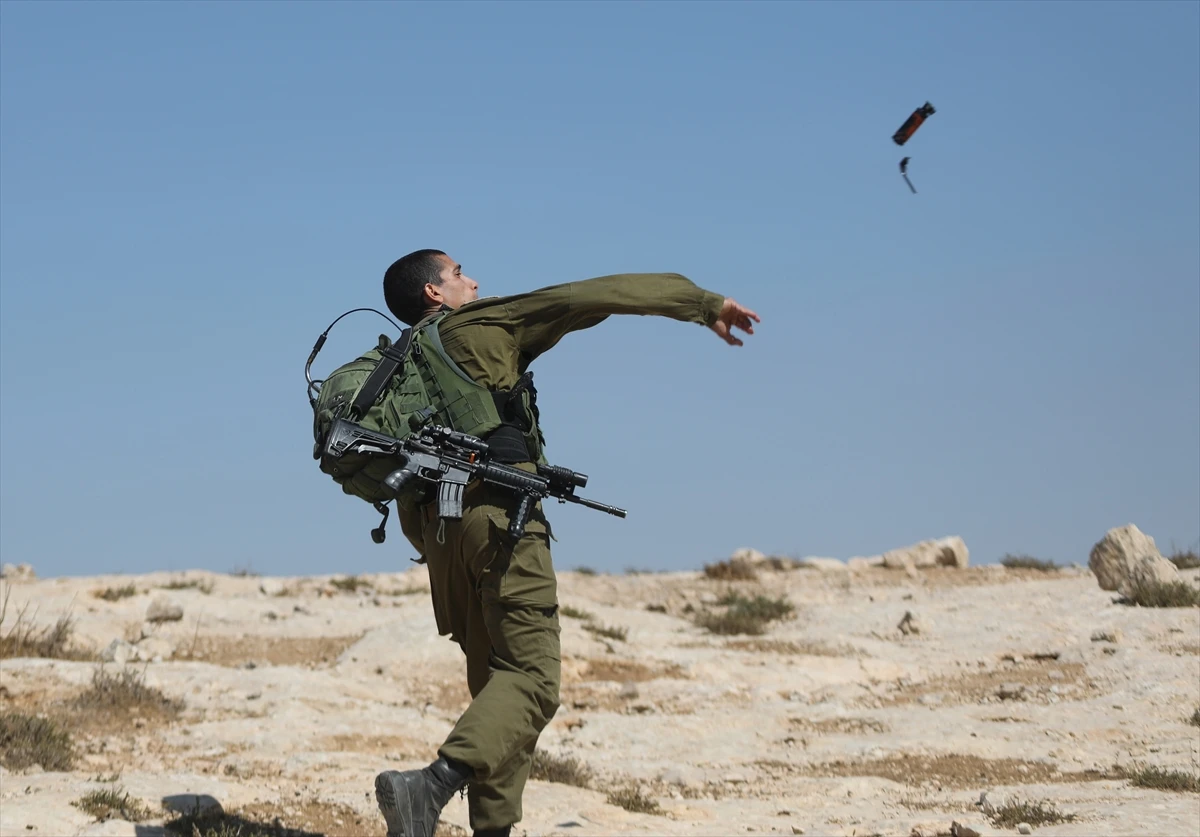 İşgalci İsrail'in güçleri Filistinlileri gaza boğdu: 46 yaralı