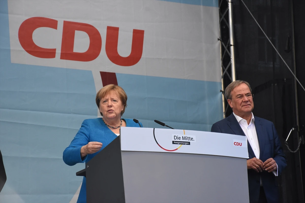 Almanya’da seçimin galibi Sosyal Demokrat Parti oldu