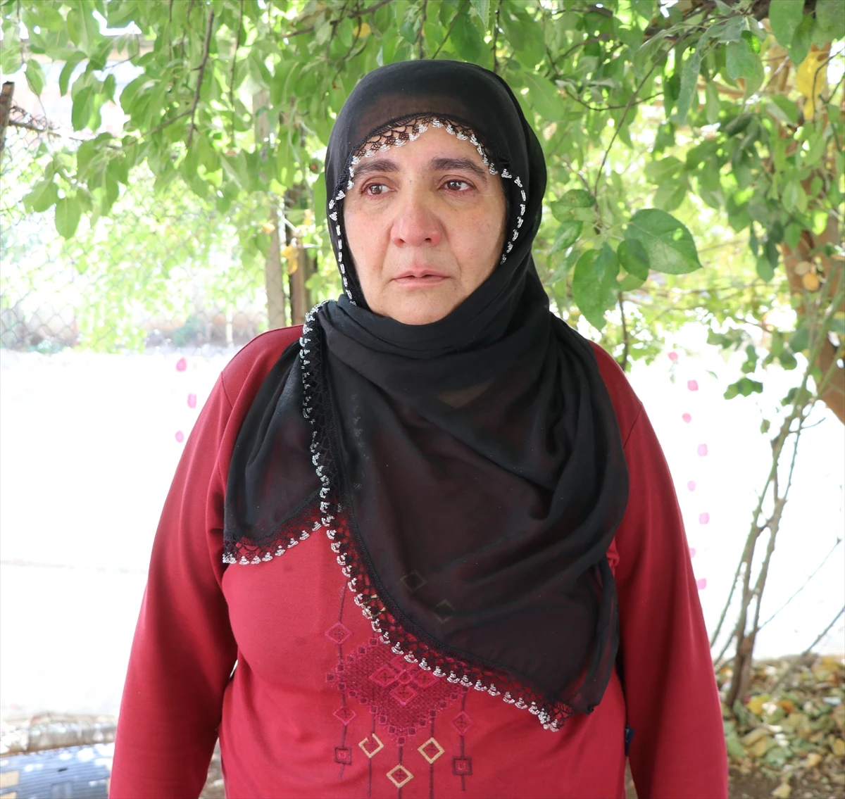 Hıçkırık nöbeti geçiren genç tedavi olmak istiyor