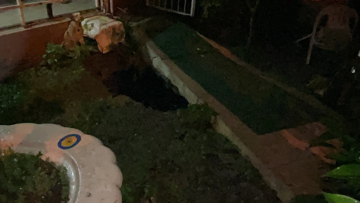 Büyükçekmece'de foseptik çukurunda çökme