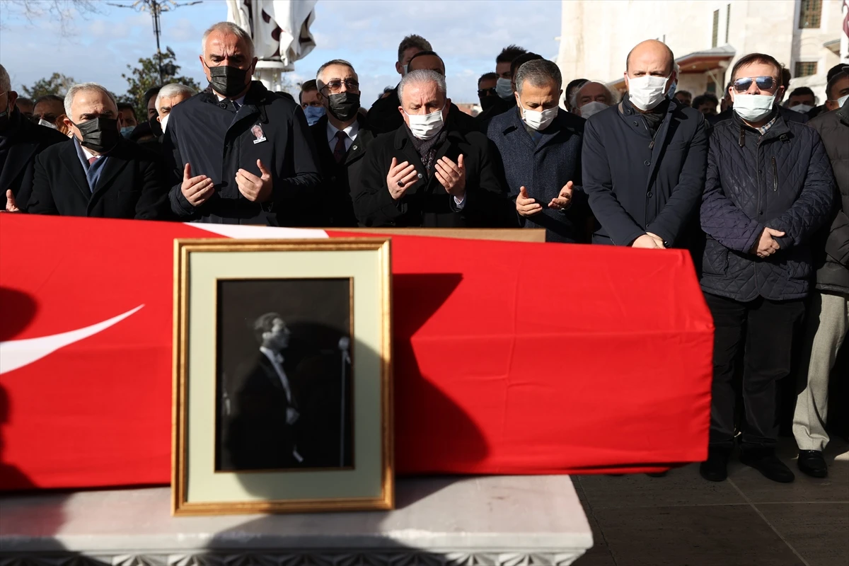 Türk Sanat Müziği sanatçısı Prof. Dr. Alaeddin Yavaşca son yolculuğuna uğurlandı