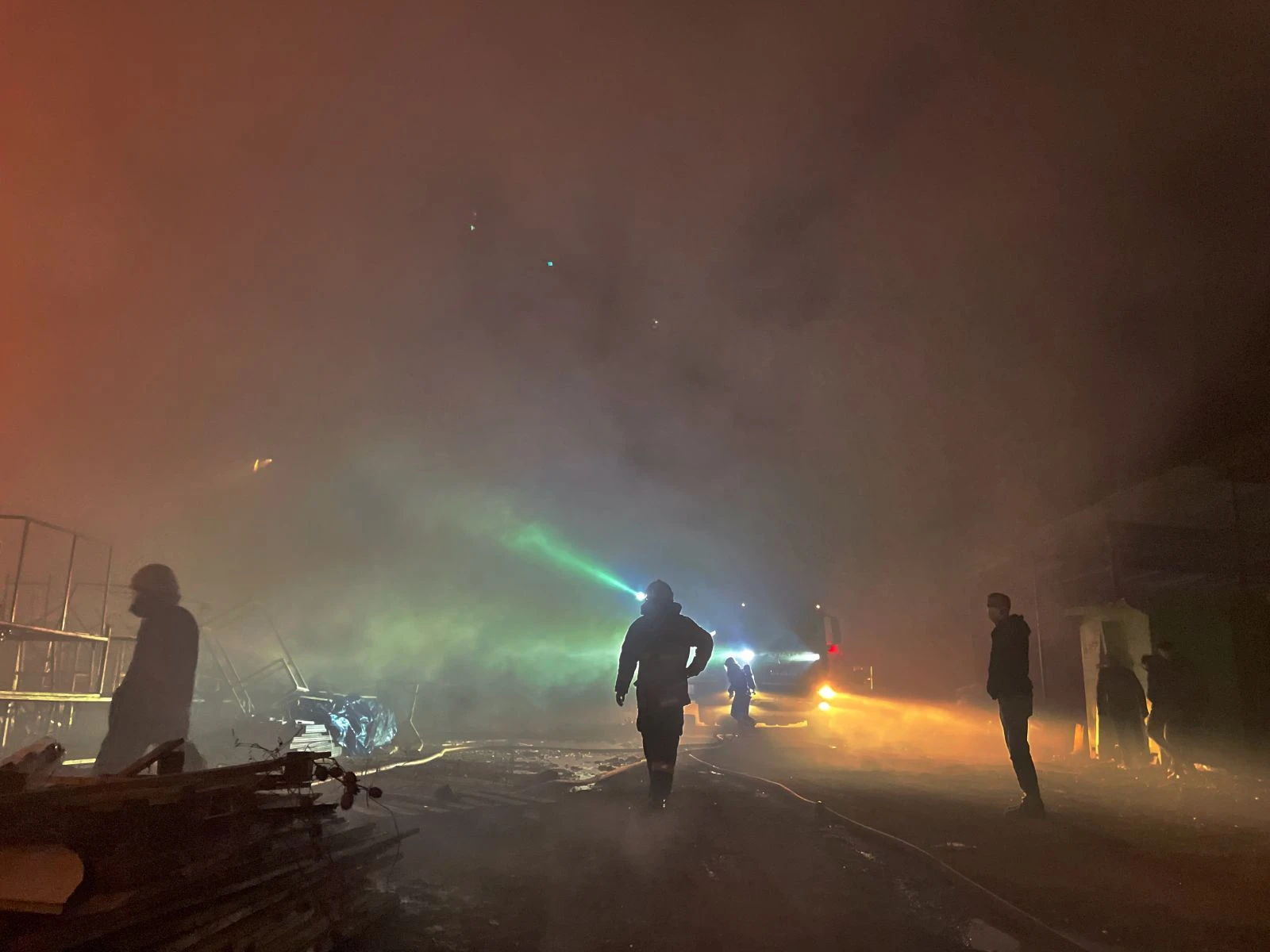 Düzce’de fabrika yangını! Yangın kontrol altında