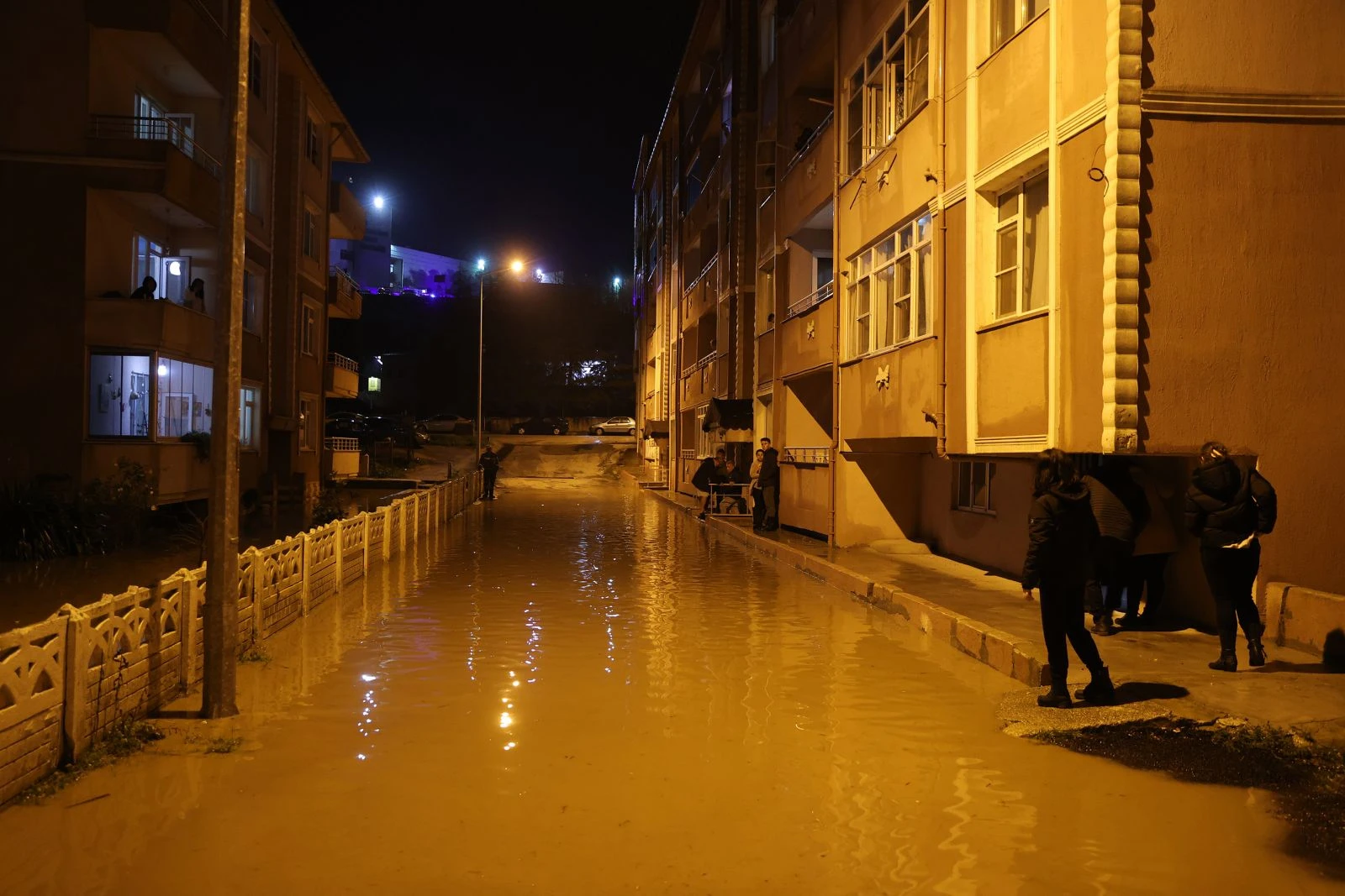 Edirne’yi sel vurdu! Vatandaşlar evden tahliye edildi