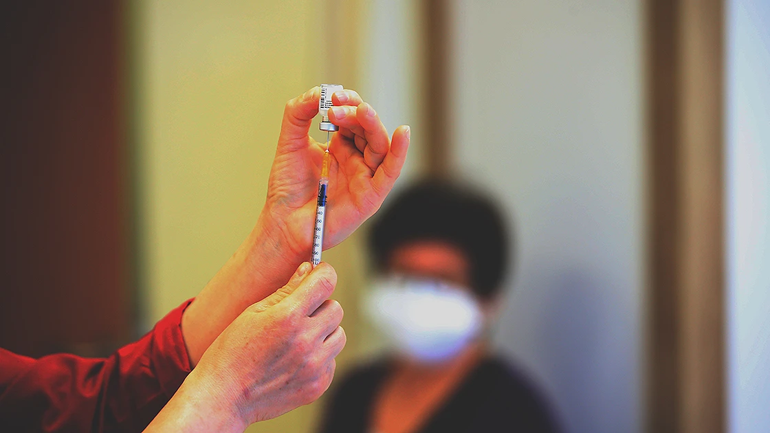 55 yaş ve üzeri vatandaşlar için aşılama başladı