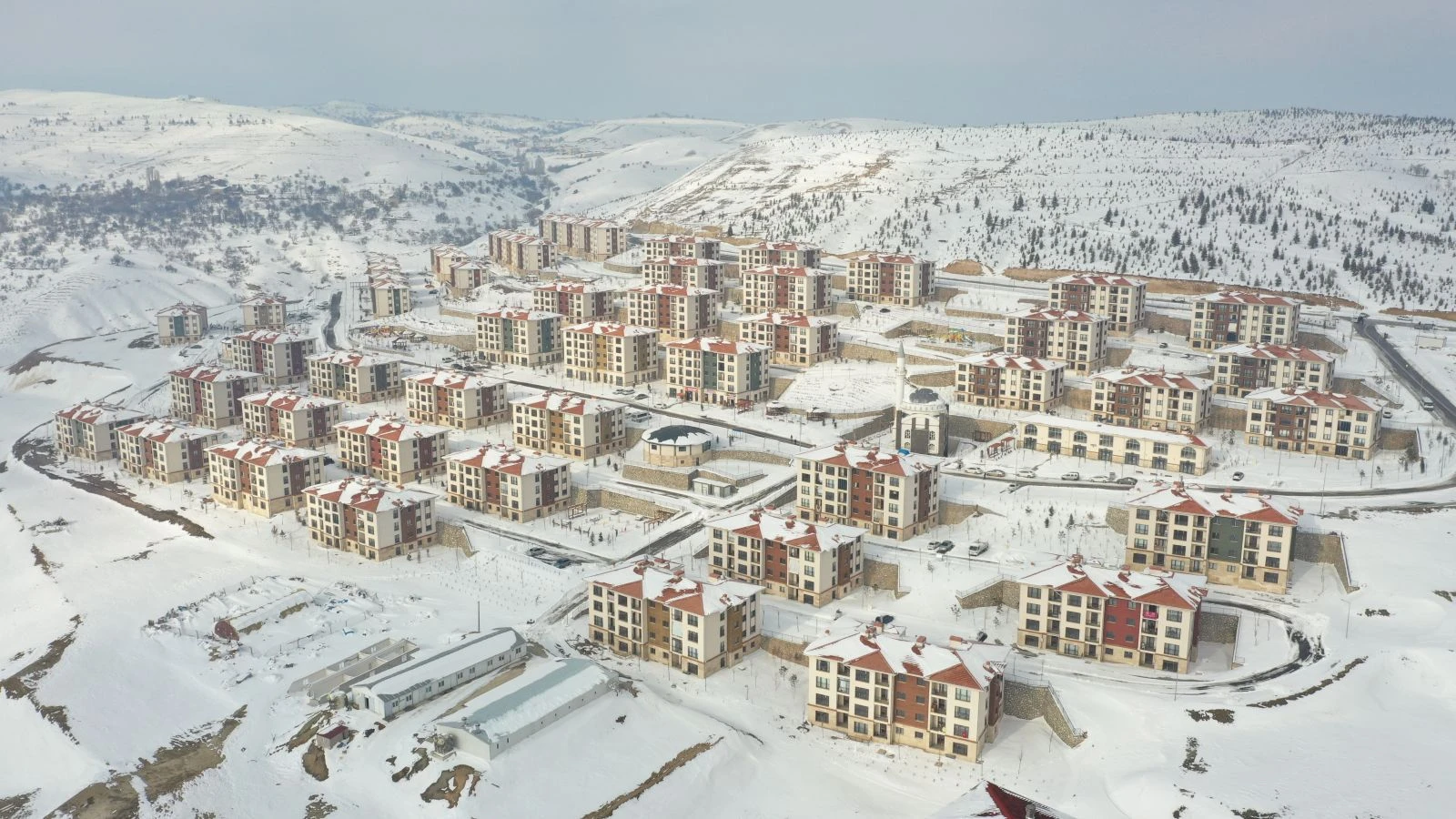 TOKİ 40 ilde konut ve 22 ilde iş yeri satışına başlıyor! Açık artırmanın tarihleri belli oldu
