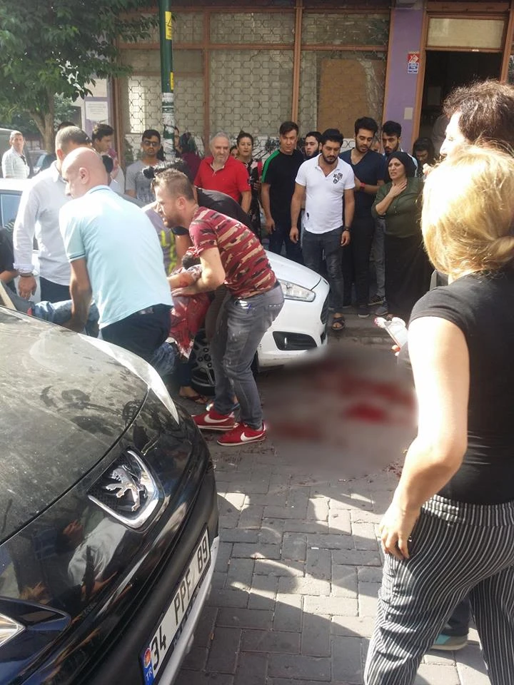 Herkesin önünde bacanağını bıçakladı