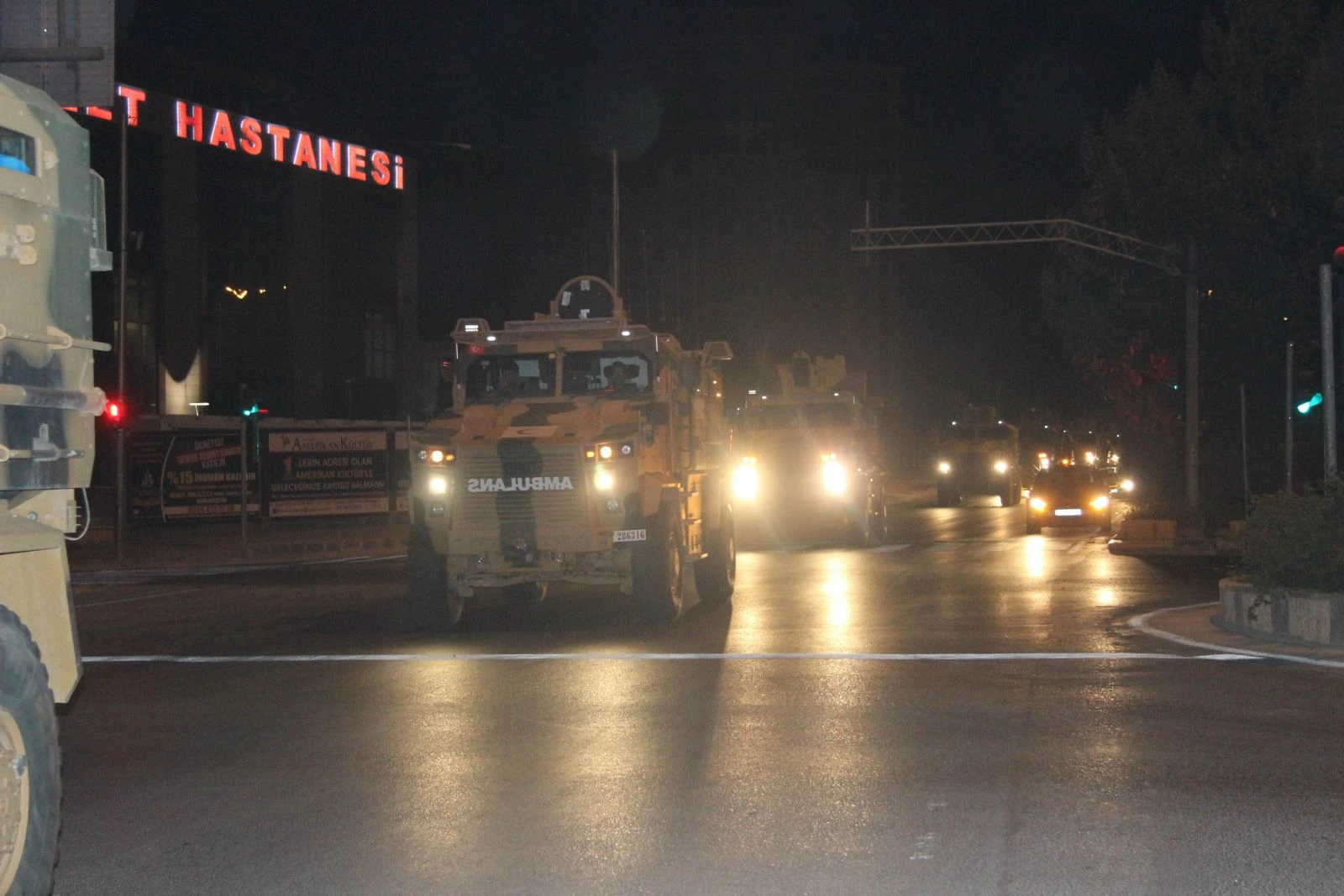 Suriye’deki üs bölgelerine komando sevkıyatı sürüyor