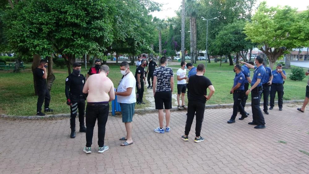 Hem kısıtlamayı ihlal etti hem kavga edip polise "Niye geç geliyorsunuz" dedi