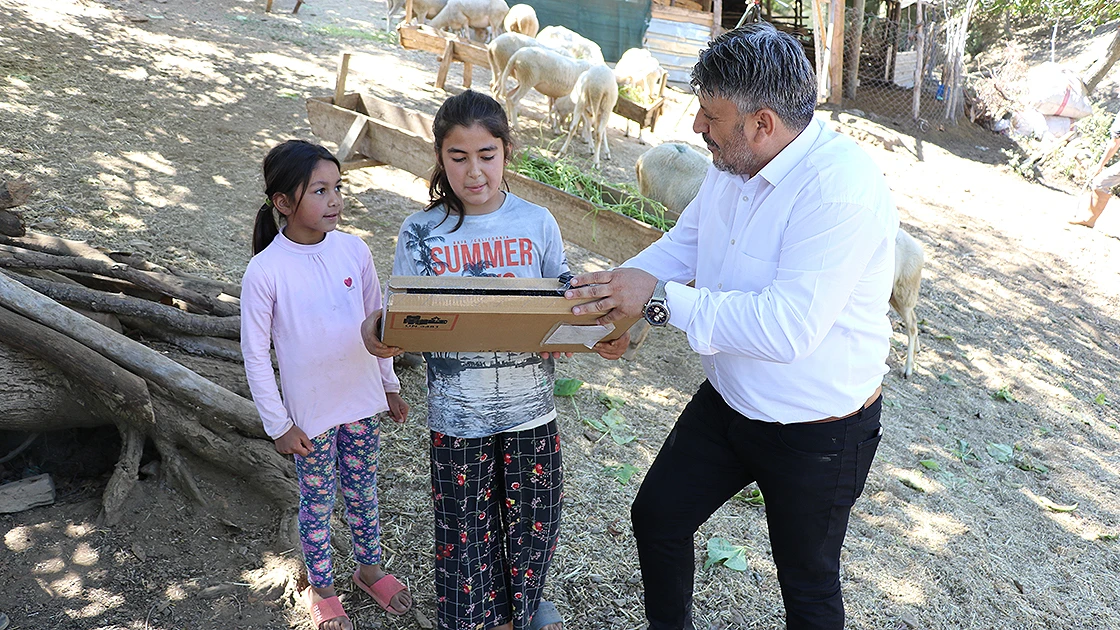 Yayladaki çocukların öğretmen hasretini okul müdürü giderdi