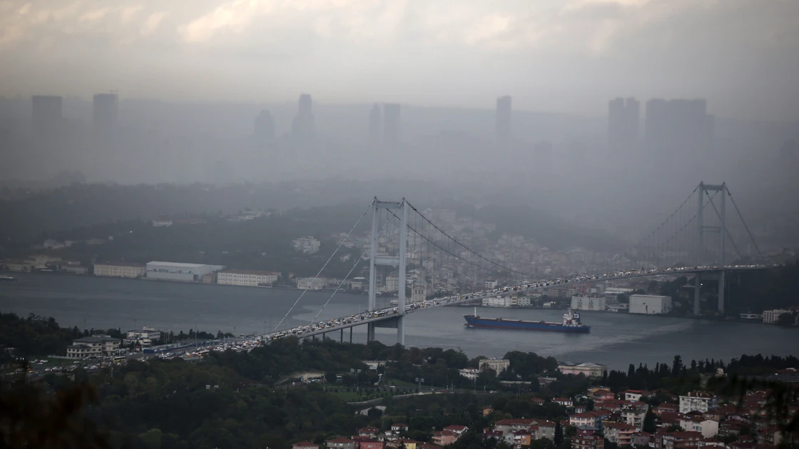 Kuvvetli rüzgar, dolu tanelerini 15 santimetreye kadar büyütebiliyor